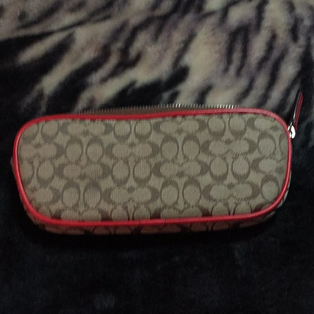 Coach - Picture 4 of 4